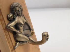 #DH-06 Bronze Jada Pin Up Hook